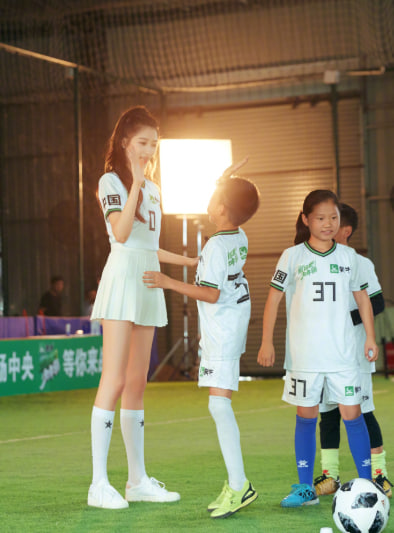 英超2024赛程表：C罗短期转会引爆足坛，五大联赛积分榜与赛程全解析